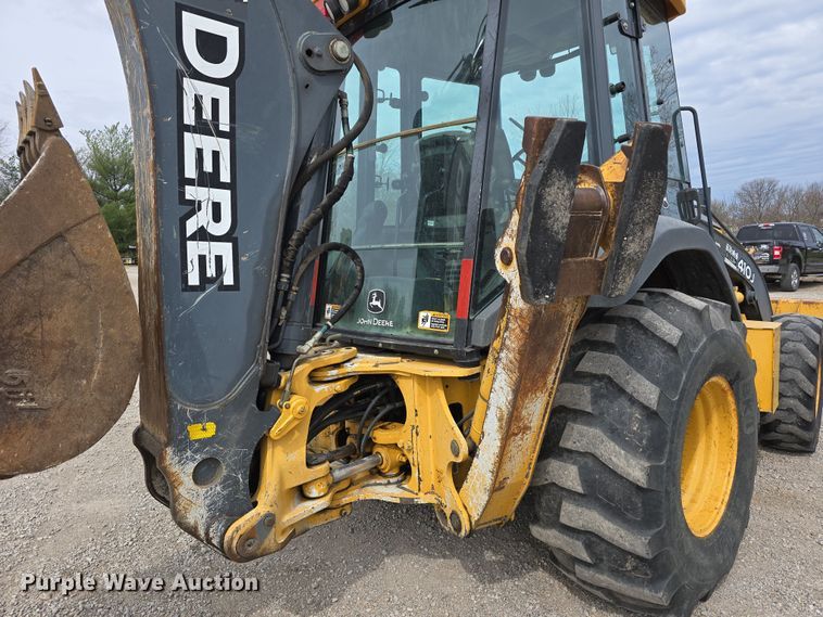 image for item DT6764 2010 John Deere 410J backhoe