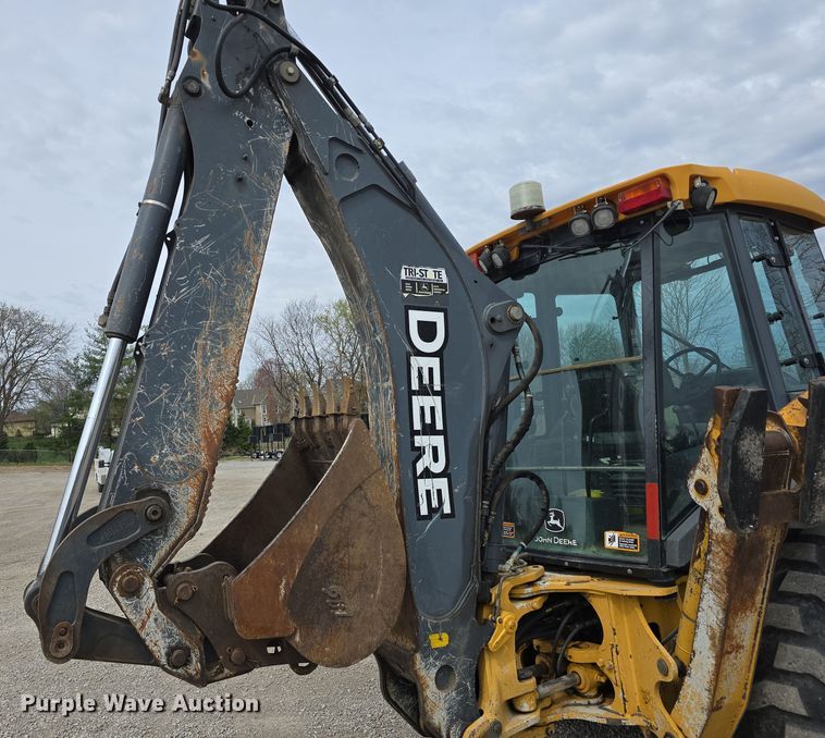 image for item DT6764 2010 John Deere 410J backhoe
