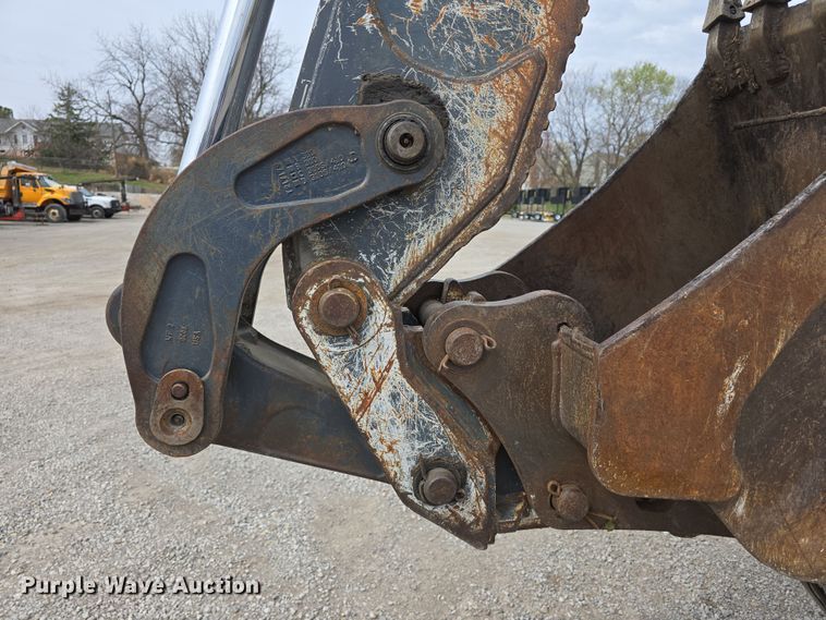 image for item DT6764 2010 John Deere 410J backhoe