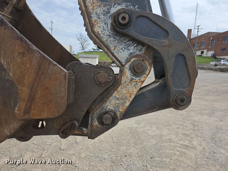 image for item DT6764 2010 John Deere 410J backhoe