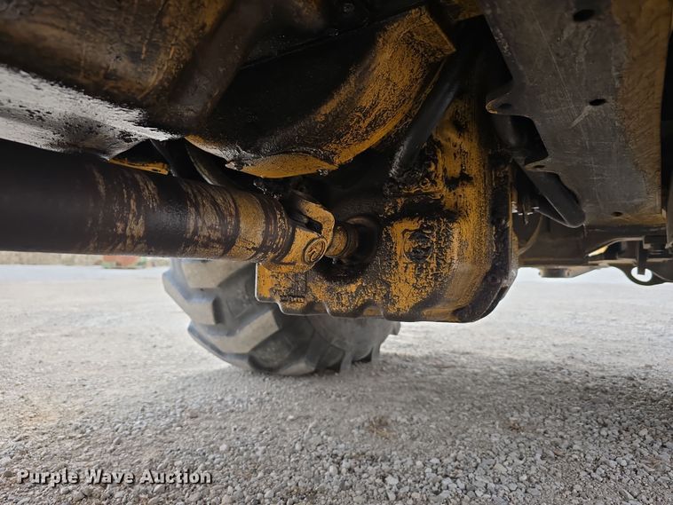 image for item DT6764 2010 John Deere 410J backhoe