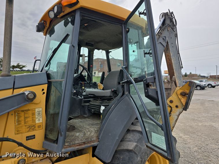 image for item DT6764 2010 John Deere 410J backhoe