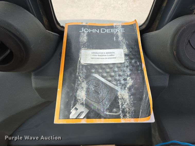 image for item DT6764 2010 John Deere 410J backhoe