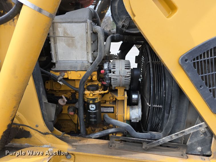 image for item DT6764 2010 John Deere 410J backhoe