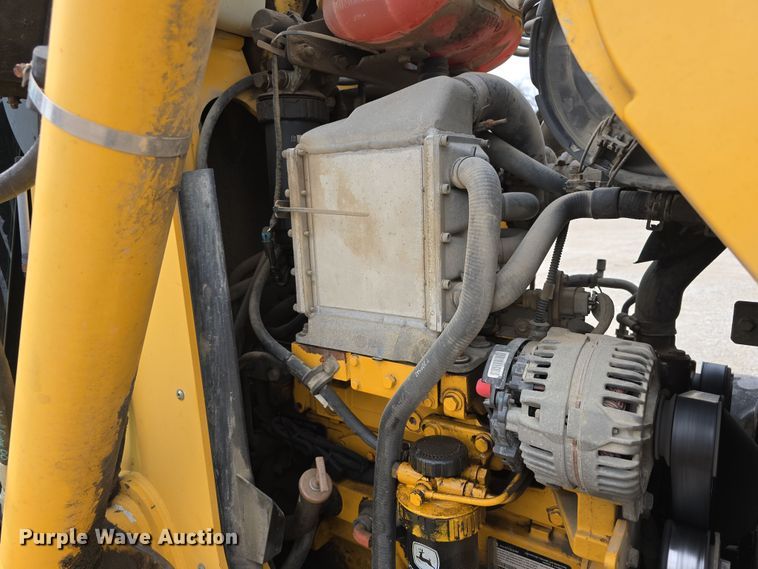 image for item DT6764 2010 John Deere 410J backhoe