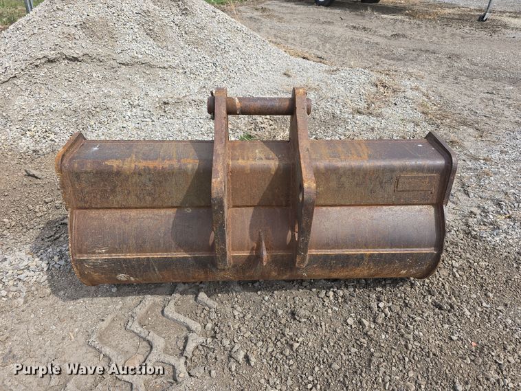 image for item DT6764 2010 John Deere 410J backhoe