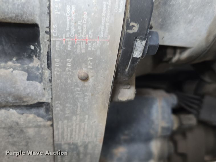 image for item DT6765 2000 Sterling L9500 semi truck