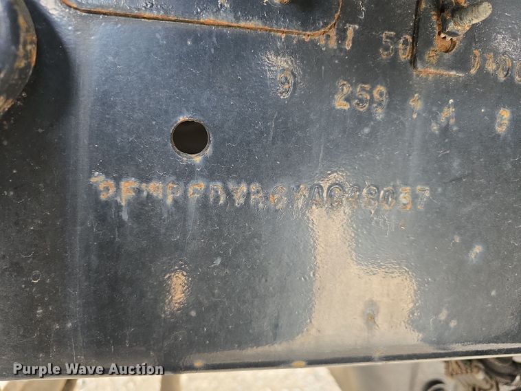 image for item DT6765 2000 Sterling L9500 semi truck