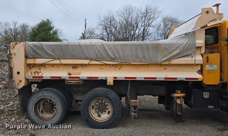 image for item DT6766 2012 International WorkStar 7500 dump truck