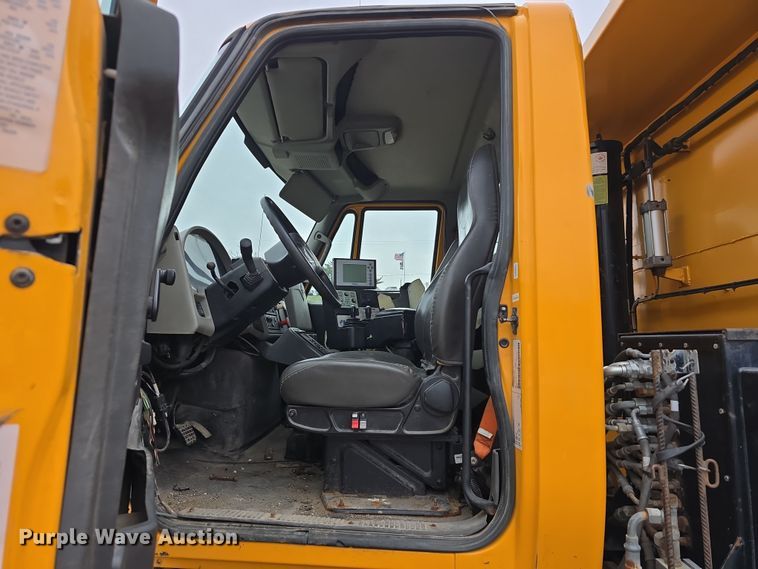 image for item DT6766 2012 International WorkStar 7500 dump truck