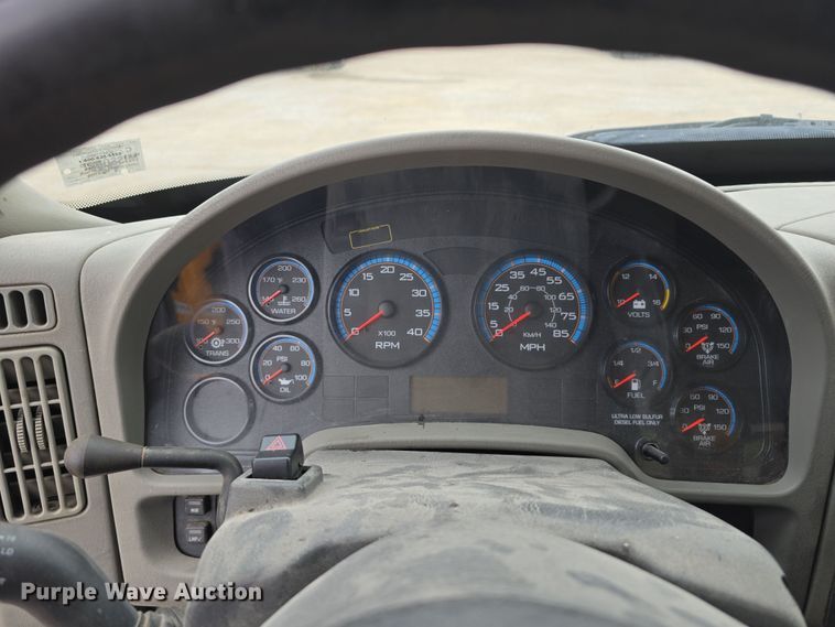 image for item DT6766 2012 International WorkStar 7500 dump truck