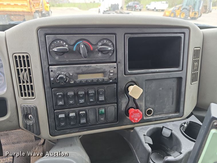 image for item DT6766 2012 International WorkStar 7500 dump truck