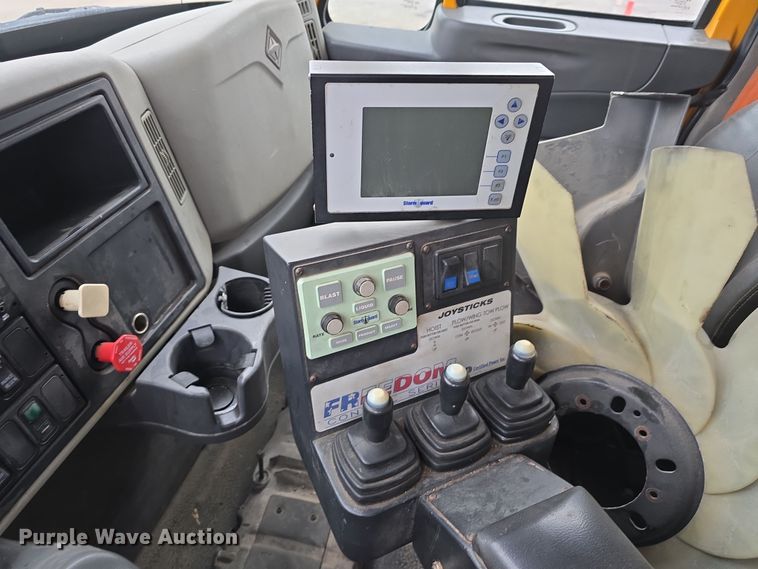 image for item DT6766 2012 International WorkStar 7500 dump truck