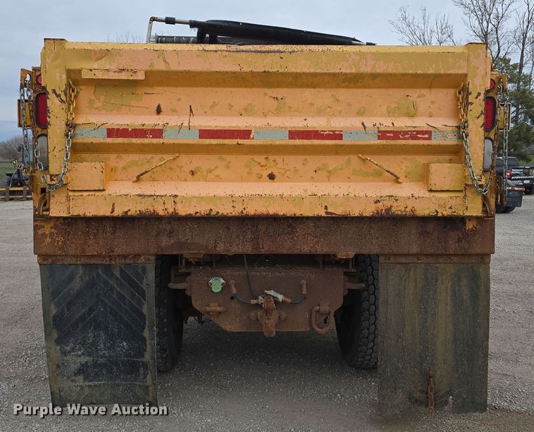 image for item DT6767 2006 International 7400 Crew Cab dump truck