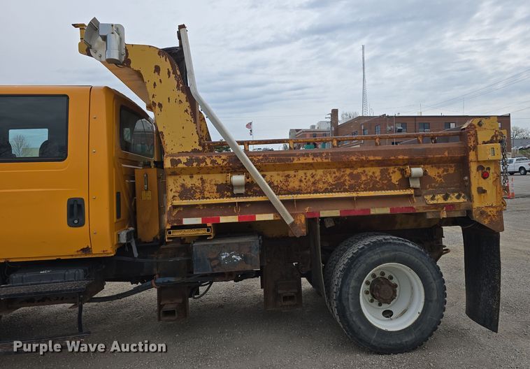 image for item DT6767 2006 International 7400 Crew Cab dump truck