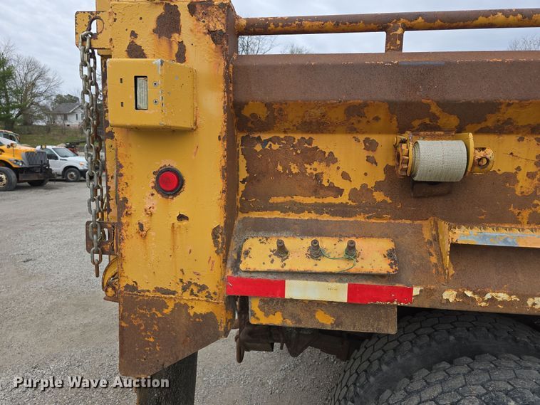 image for item DT6767 2006 International 7400 Crew Cab dump truck