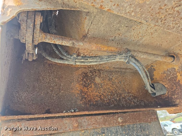 image for item DT6767 2006 International 7400 Crew Cab dump truck