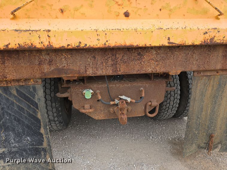 image for item DT6767 2006 International 7400 Crew Cab dump truck