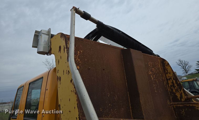 image for item DT6767 2006 International 7400 Crew Cab dump truck