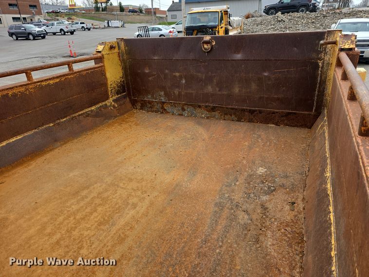 image for item DT6767 2006 International 7400 Crew Cab dump truck