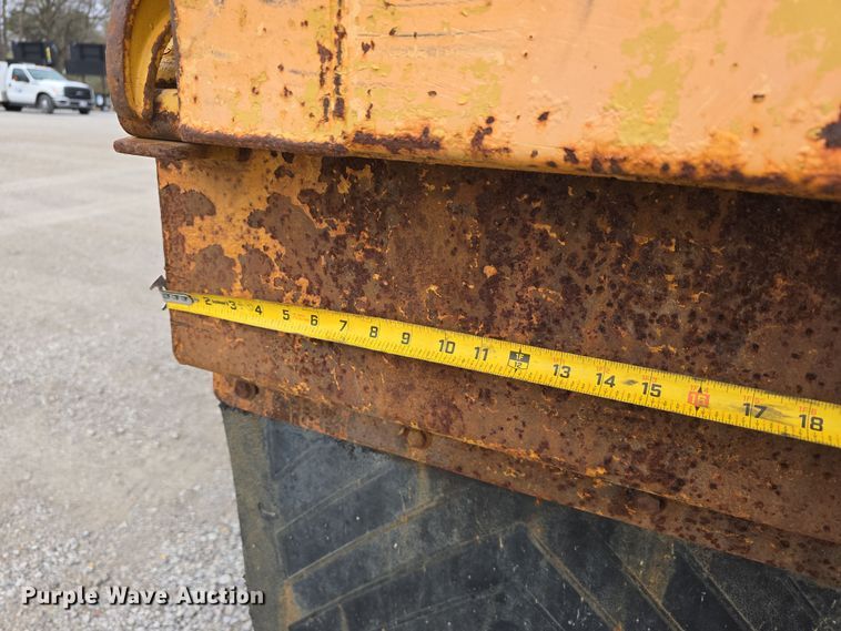 image for item DT6767 2006 International 7400 Crew Cab dump truck