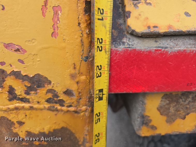 image for item DT6767 2006 International 7400 Crew Cab dump truck