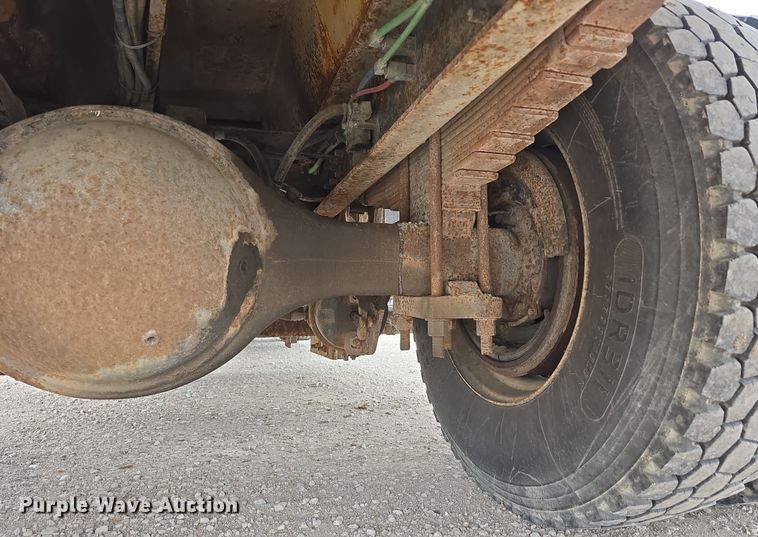 image for item DT6767 2006 International 7400 Crew Cab dump truck