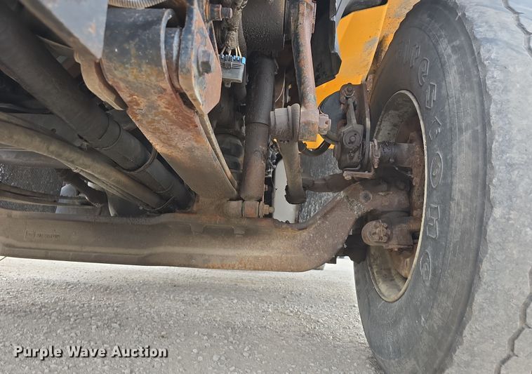 image for item DT6767 2006 International 7400 Crew Cab dump truck