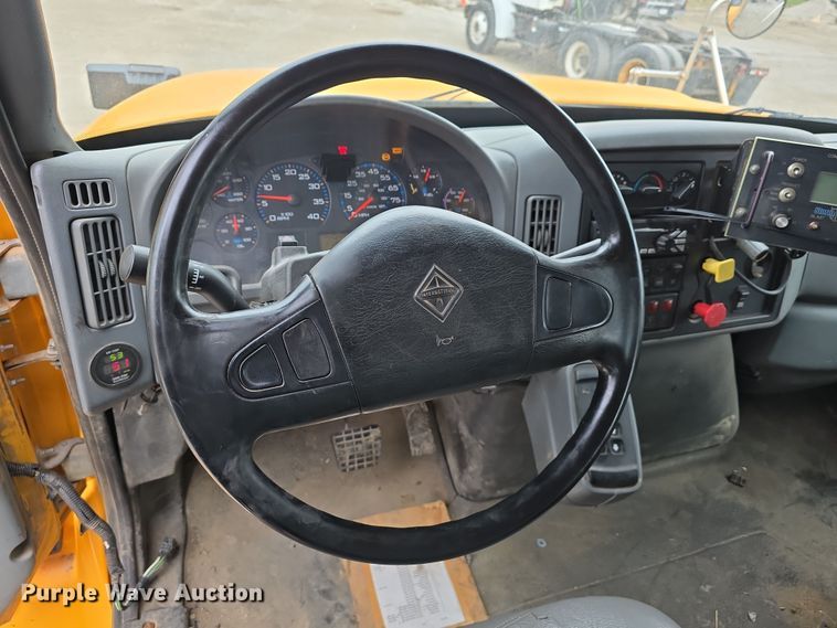 image for item DT6767 2006 International 7400 Crew Cab dump truck