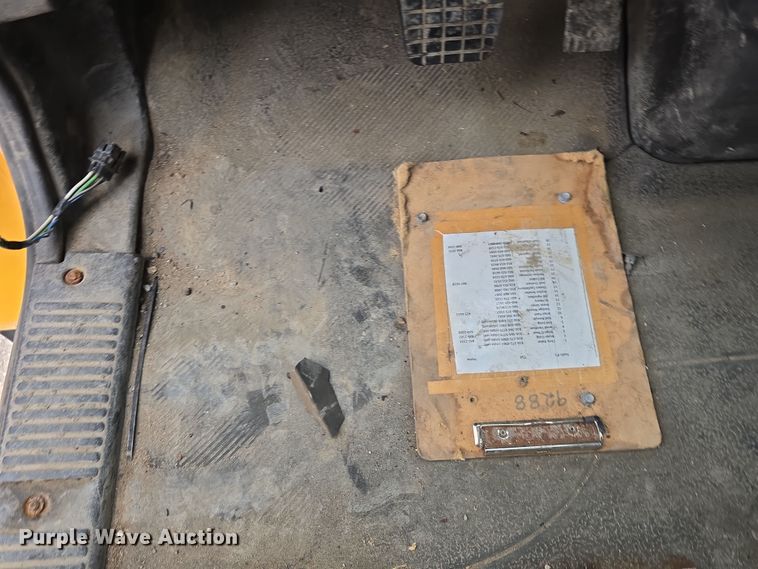 image for item DT6767 2006 International 7400 Crew Cab dump truck