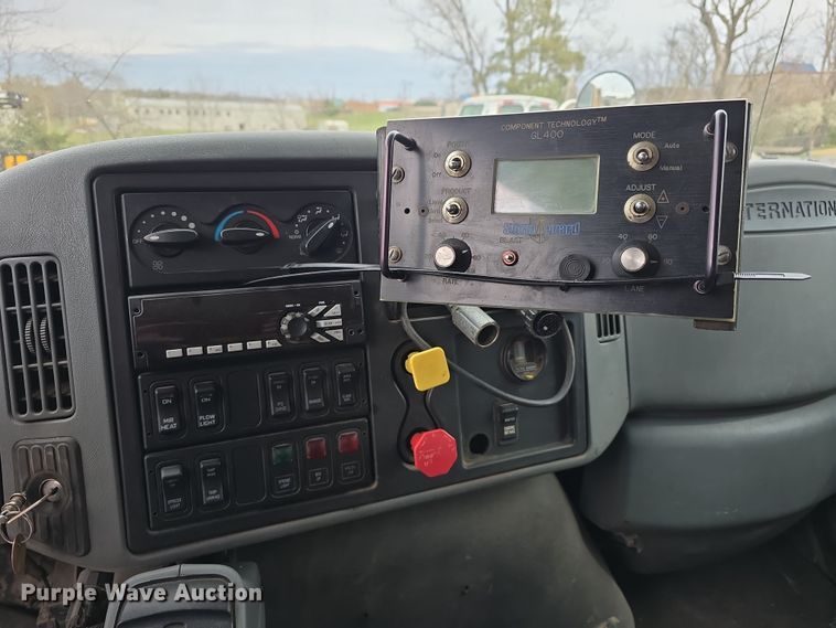 image for item DT6767 2006 International 7400 Crew Cab dump truck