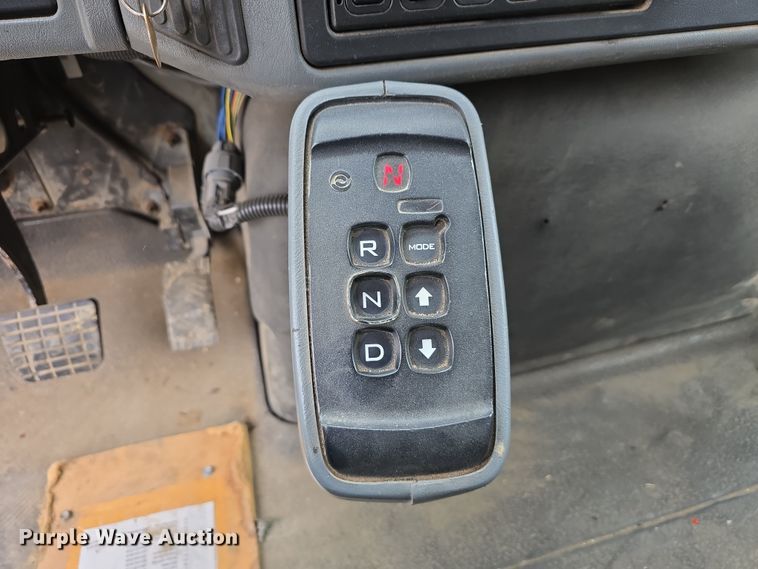 image for item DT6767 2006 International 7400 Crew Cab dump truck