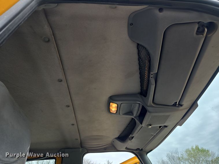 image for item DT6767 2006 International 7400 Crew Cab dump truck