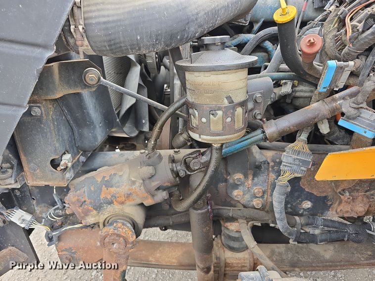 image for item DT6767 2006 International 7400 Crew Cab dump truck