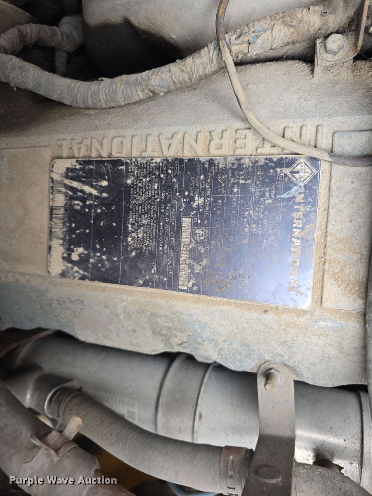 image for item DT6767 2006 International 7400 Crew Cab dump truck