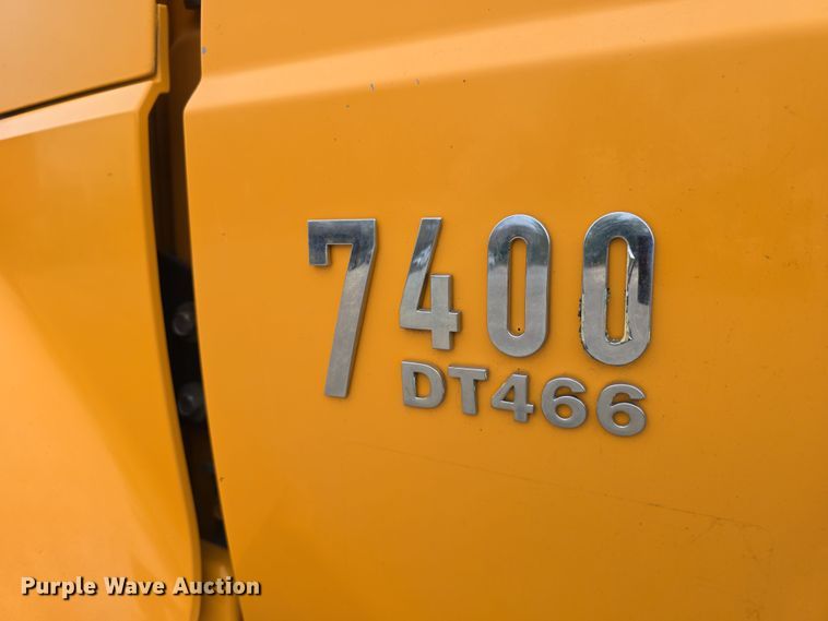 image for item DT6767 2006 International 7400 Crew Cab dump truck