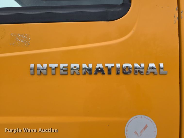 image for item DT6767 2006 International 7400 Crew Cab dump truck