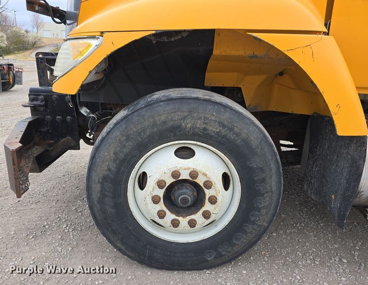 image for item DT6767 2006 International 7400 Crew Cab dump truck