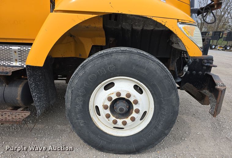 image for item DT6767 2006 International 7400 Crew Cab dump truck