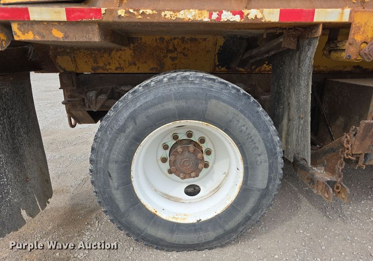 image for item DT6767 2006 International 7400 Crew Cab dump truck