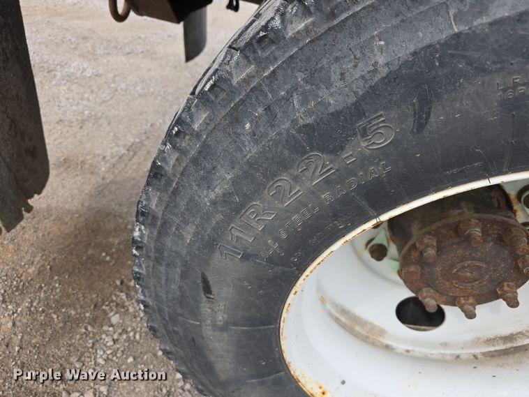 image for item DT6767 2006 International 7400 Crew Cab dump truck