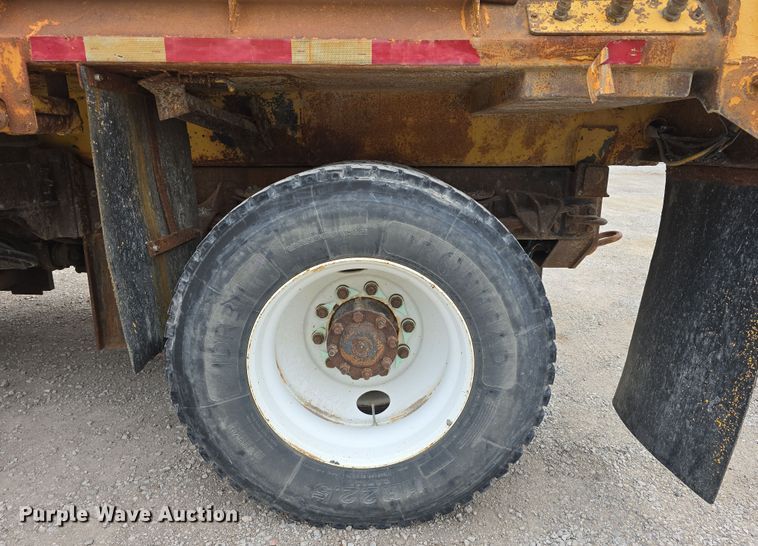 image for item DT6767 2006 International 7400 Crew Cab dump truck