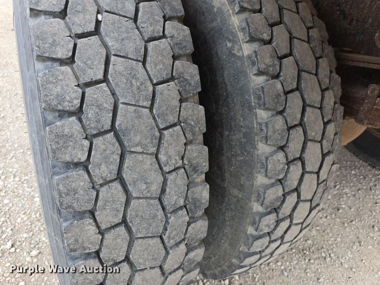 image for item DT6767 2006 International 7400 Crew Cab dump truck