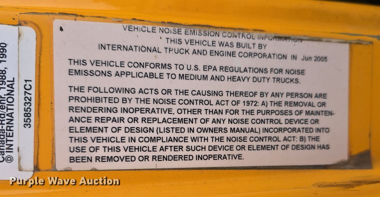 image for item DT6767 2006 International 7400 Crew Cab dump truck