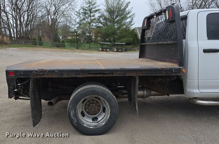 image for item DT6769 2011 Dodge Ram 5500 Crew Cab flatbed truck