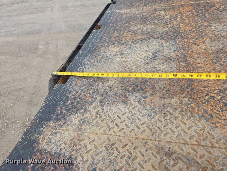 image for item DT6769 2011 Dodge Ram 5500 Crew Cab flatbed truck