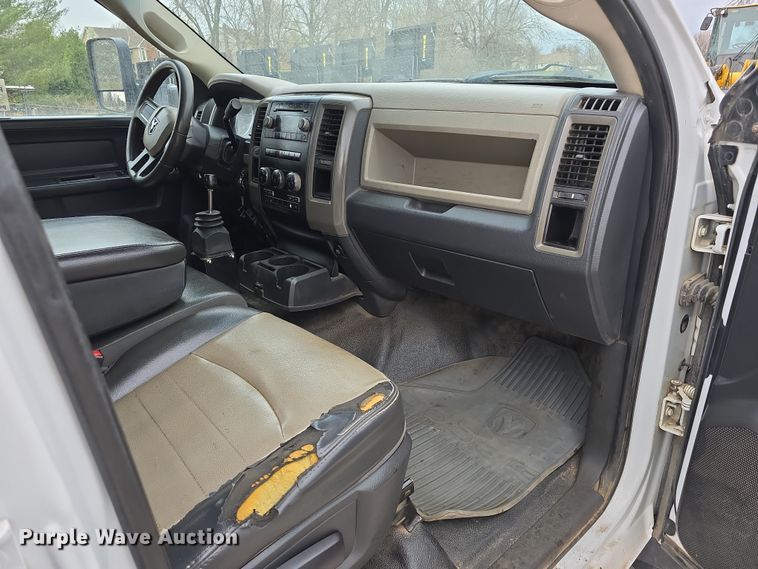 image for item DT6769 2011 Dodge Ram 5500 Crew Cab flatbed truck