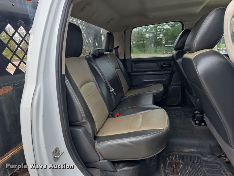 image for item DT6769 2011 Dodge Ram 5500 Crew Cab flatbed truck