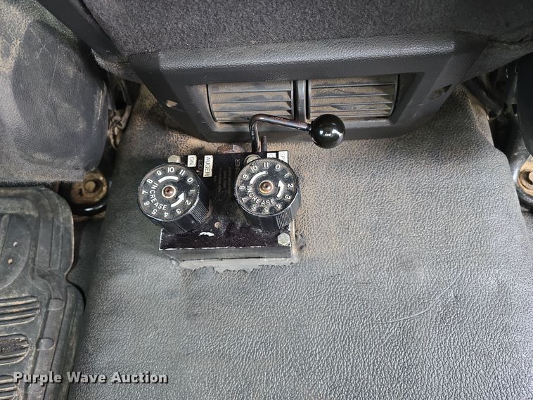 image for item DT6769 2011 Dodge Ram 5500 Crew Cab flatbed truck