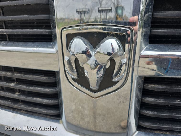 image for item DT6769 2011 Dodge Ram 5500 Crew Cab flatbed truck